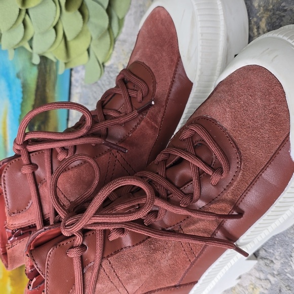 GIanni Bini Wander Lust Lug Sole Platform booties - Picture 8 of 15